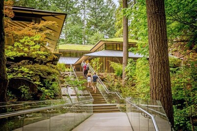Luxe Private Vancouver Getaway Near DT & Portland!