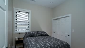2 bedrooms, in-room safe, iron/ironing board, free WiFi
