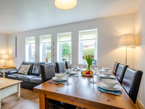 Finisla, Cosy 3 bedroom house in the centre of Brodick