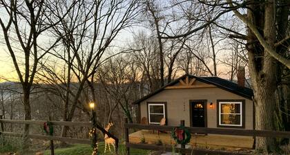Cozy Cabin near Casino, Downtown