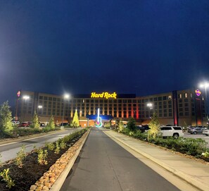 المنشأة من الخارج