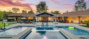 Private gated home, pool/hot tub, bbq, beach, families, summer vacation.  