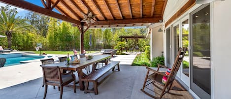 Outdoor dining