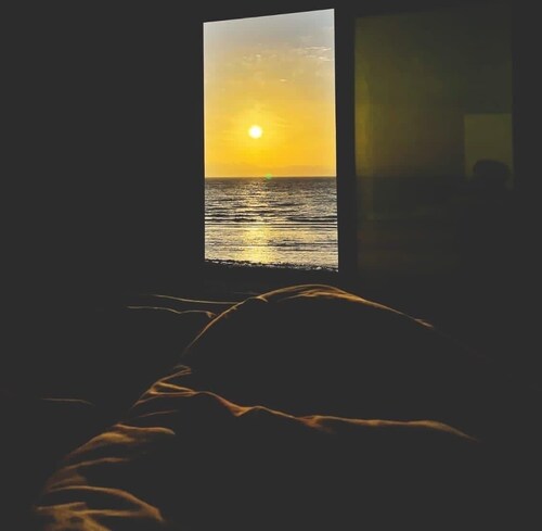 استمتع بالاقامة في شقة علي البحر مباشرة في دهب