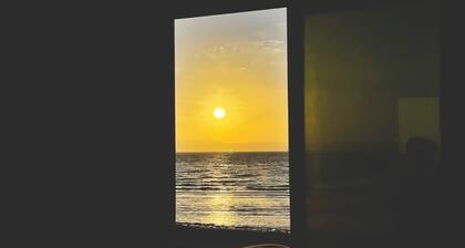 استمتع بالاقامة في شقة علي البحر مباشرة في دهب