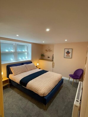 Apartamento, 1 cama Queen | 1 quarto, ferros/tábuas de passar roupa, Wi-Fi de cortesia