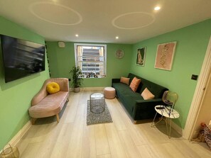 Apartment, 1 Queen Bed | Interior - Hideaway 1-bed Apartment in Herne Bay (Herne Bay)