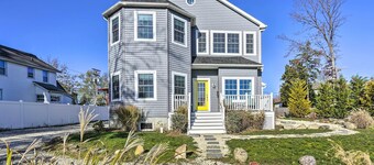 Charming Spring Lake Retreat, 1 Mi to Beach!