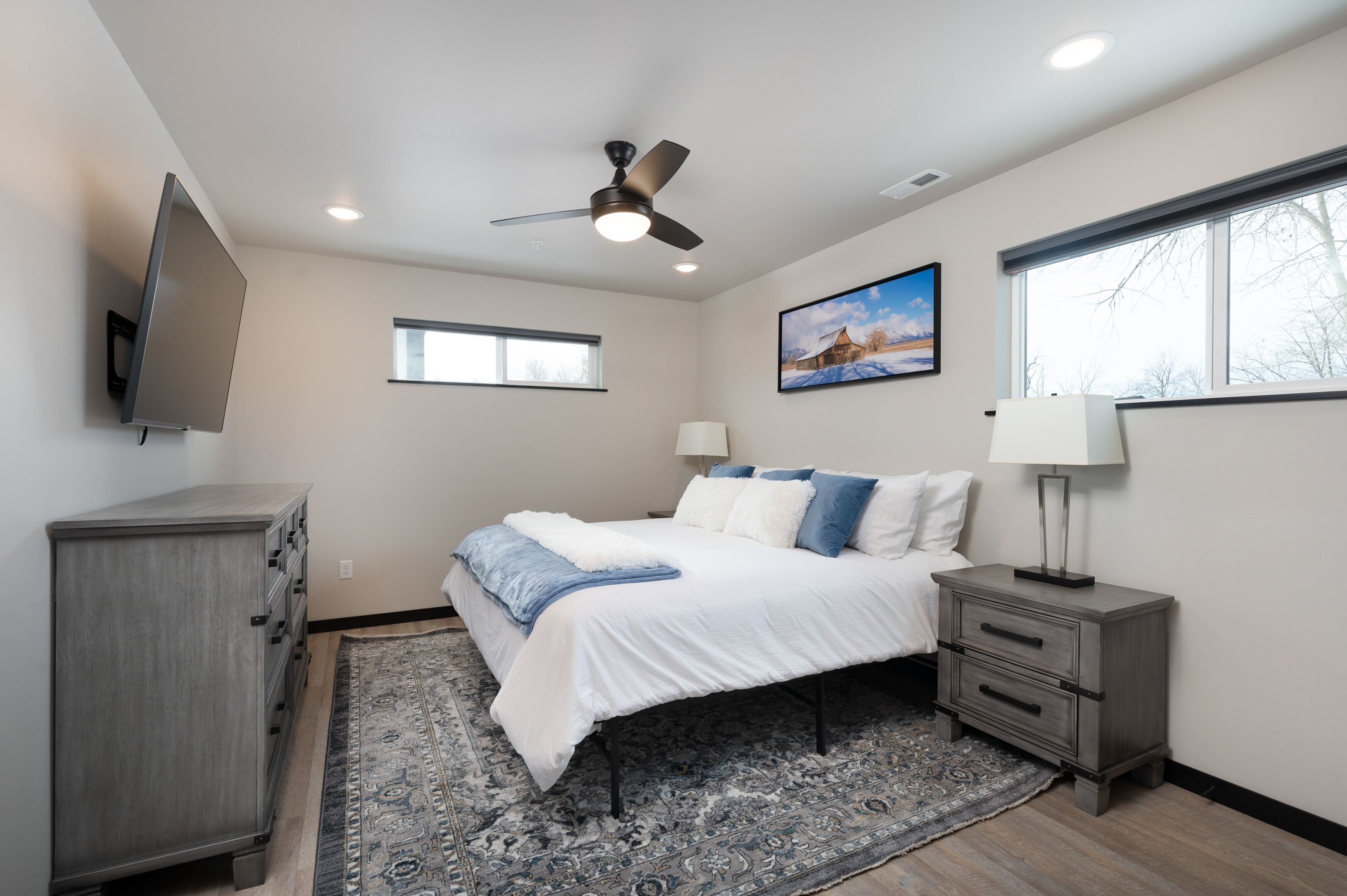 5 bedrooms, WiFi, bed sheets