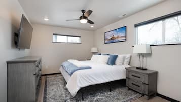 5 bedrooms, WiFi, bed sheets