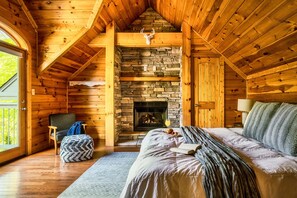 4 Schlafzimmer, Schreibtisch, Bügeleisen/Bügelbrett, Reisekinderbett