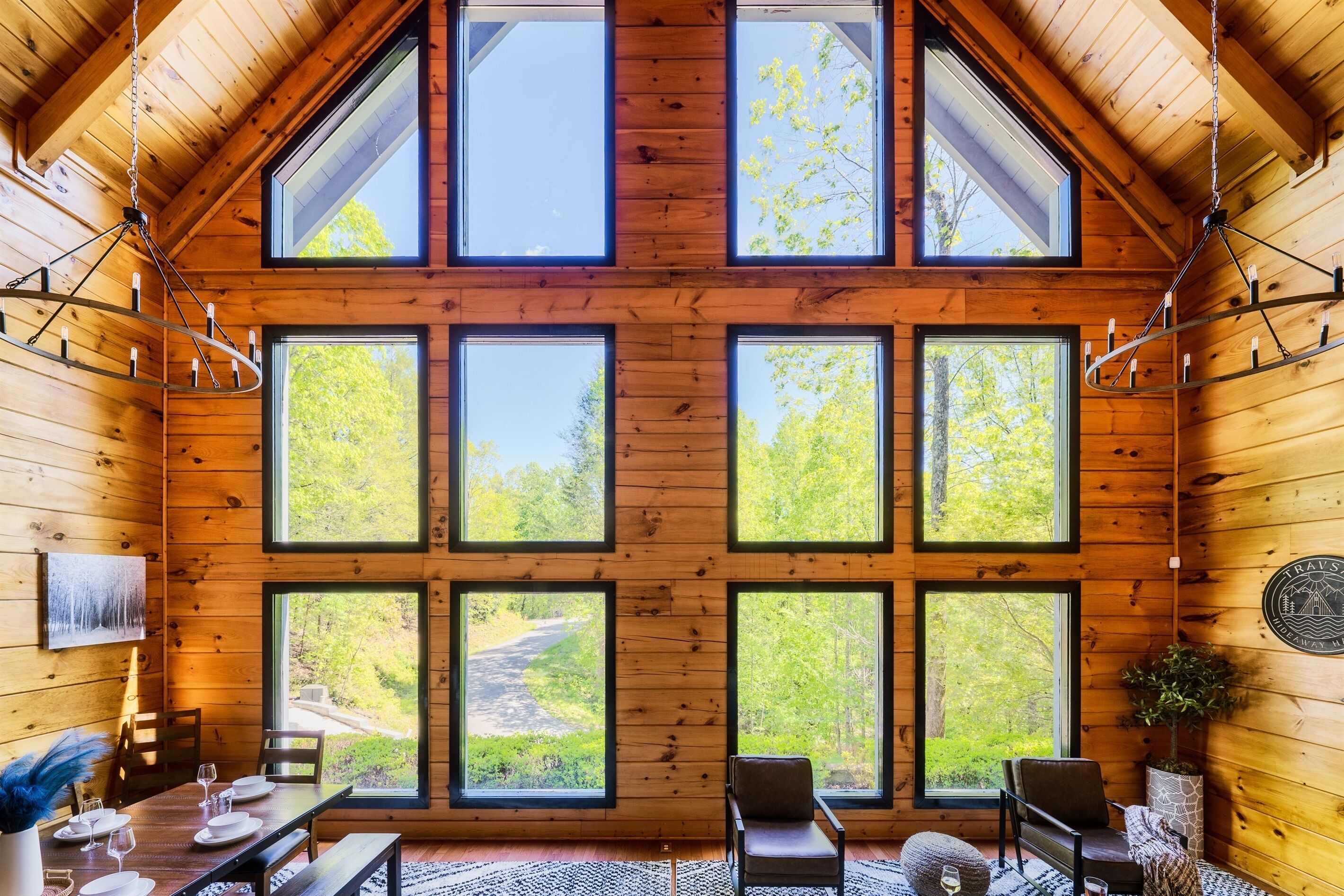 ~RockyTopLogCabin~135inTheater~HotTub~GmRm~Firepit