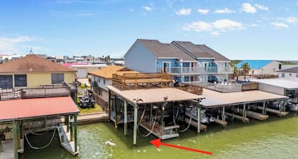WATERFRONT Burnett House Up