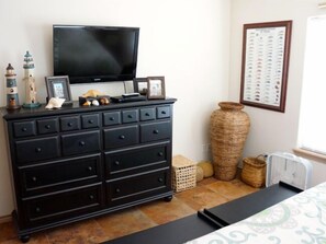 4 bedrooms, bed sheets