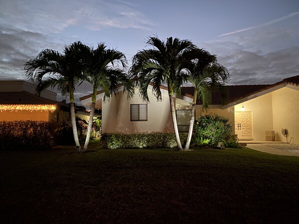 المنشأة من الخارج