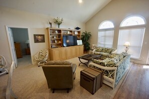 Televisión y oficina 