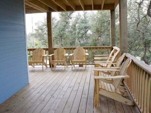 Property grounds - TEXAS TREEHOUSE is Close to Beach in POC (Port O'Connor)