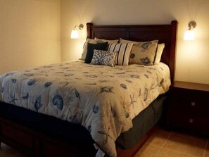 6 bedrooms, free WiFi, bed sheets - TEXAS TREEHOUSE is Close to Beach in POC (Port O'Connor)