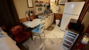 Refrigerador, microondas, parrilla de estufa y lavavajillas