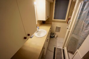 Douche, serviettes fournies