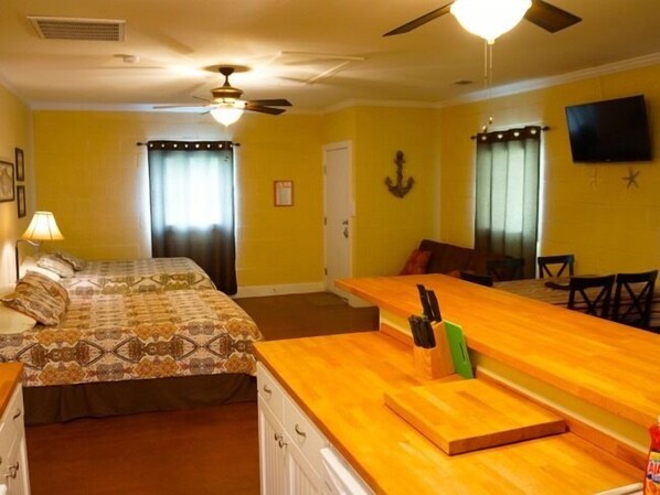 1 habitación, wifi y ropa de cama