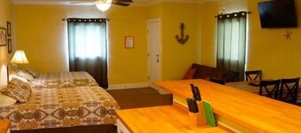 UNCLE WOODY'S #3 in POC-Pets ok but add Fees