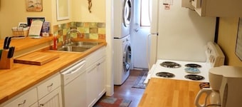 UNCLE WOODY'S #3 in POC-Pets ok but add Fees