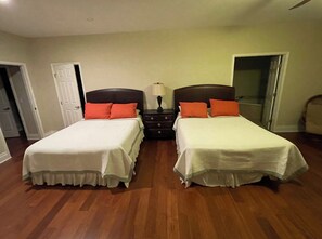4 bedrooms, WiFi, bed sheets