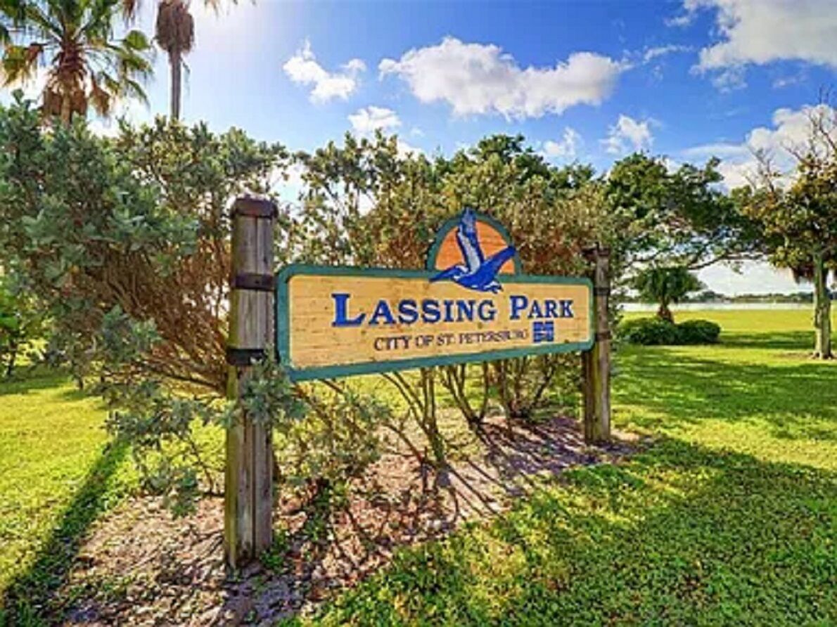 A sign for Lassing Park in the City of St. Petersburg.