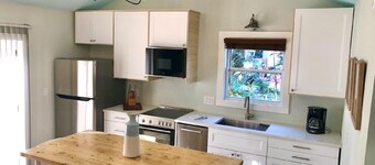 Private Studio Just two block to Lassing park waterfront