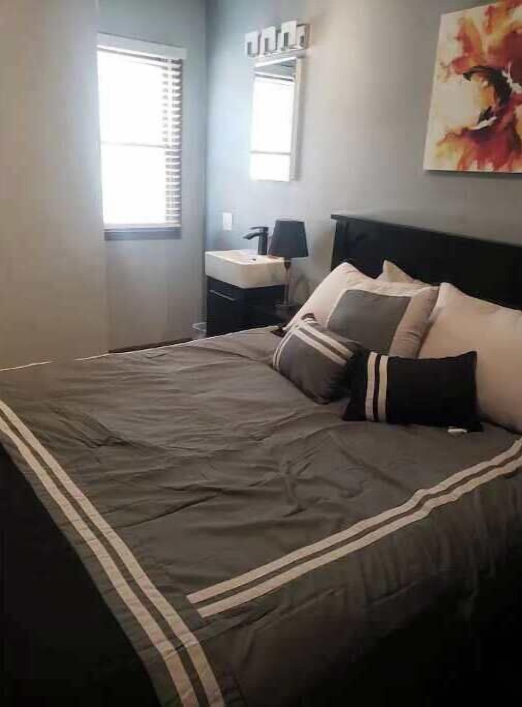 2 bedrooms, desk, free WiFi, bed sheets