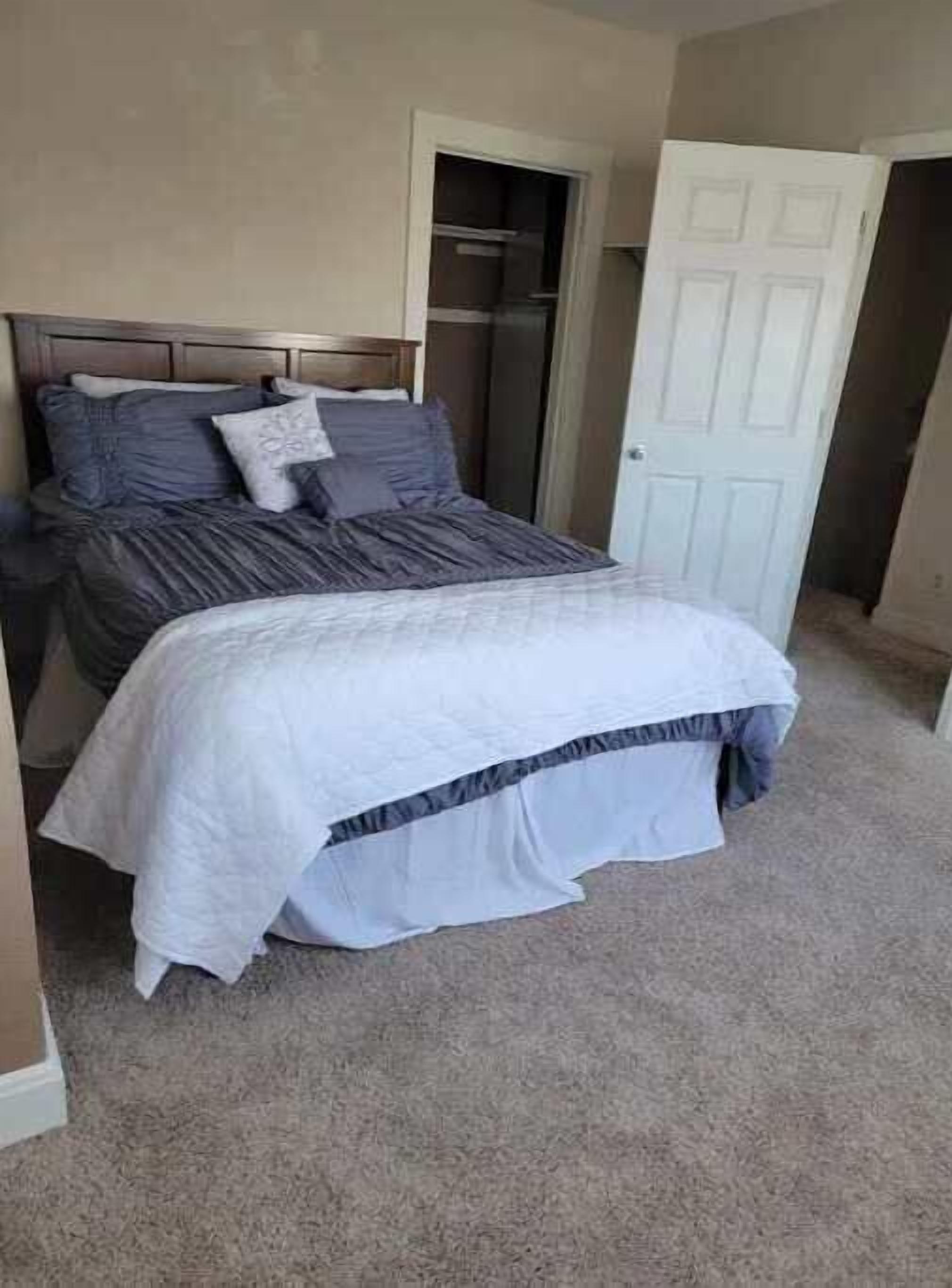 3 bedrooms, WiFi, bed sheets