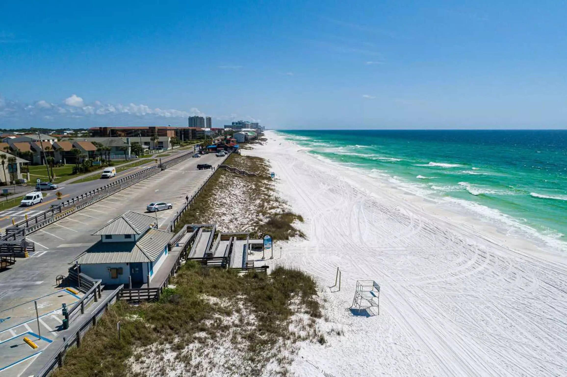 SPRING BREAK READY! HEATED POOL! NEW DECKING! CLOSE TO SHOPPING ...