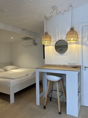 2 bedrooms, WiFi, bed sheets - Modern studio located near beautiful sandy bay. (Supetar)