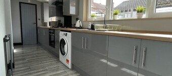 Newly refurbished 3 bedroom/ 2 bathroom house