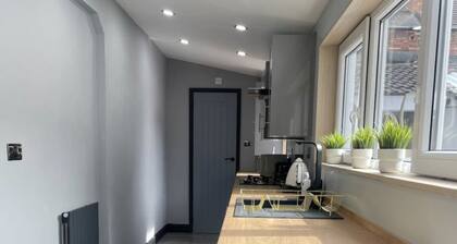 Newly refurbished 3 bedroom/ 2 bathroom house