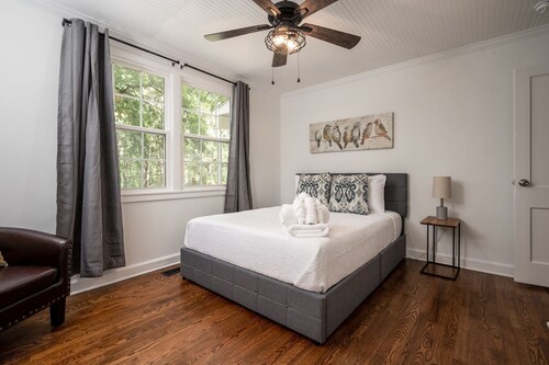 Charming, Cozy Home in Beautiful Marietta Georgia