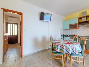 Dining - Apartments Žaknić - One-Bedroom Apartment with Terrace and Sea View (Blato)