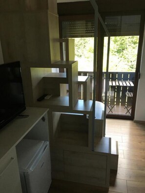 Interior - Guesthouse Family Bosnic - Double Room with Balcony - 3 (Plitvicka Jezera)