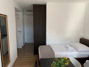 2 bedrooms, Internet, bed sheets - Guesthouse Family Bosnic - Suite Room with Balcony and kitchenette (Plitvicka Jezera)