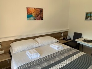 1 habitación, internet y ropa de cama 