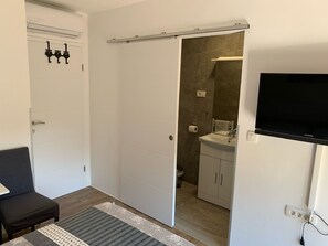 1 habitación, internet y ropa de cama 