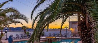 LakeView | Minute From New Launch | Pool/Spa | Fun