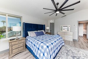 6 bedrooms, desk, travel crib, free WiFi