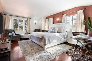 4 soverom, skrivebord, strykejern/-brett og wi-fi (inkludert)