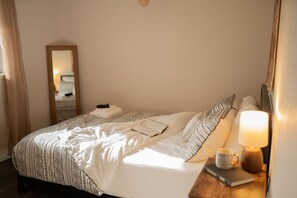 Bureau, fer et planche à repasser, Wi-Fi gratuit, draps fournis