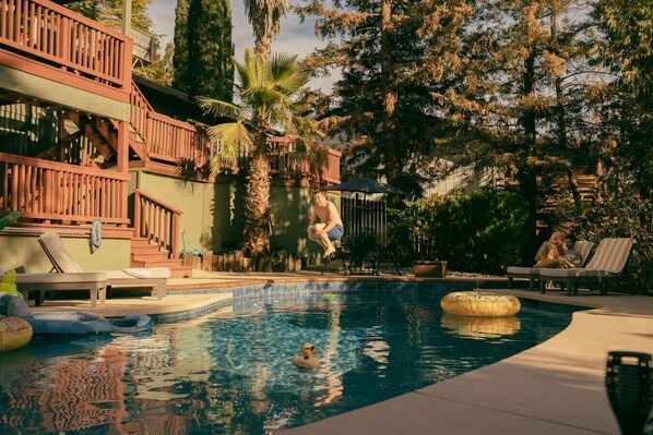Pool