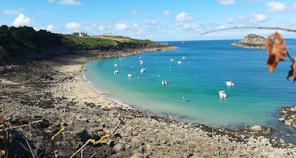 LA LANZARDIERE: the Doris 100m from Port-Mer beach