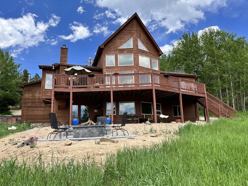 Private, Cozy, and Remote Mountain Apartment in Walk-Out Garden Level w/Patio.