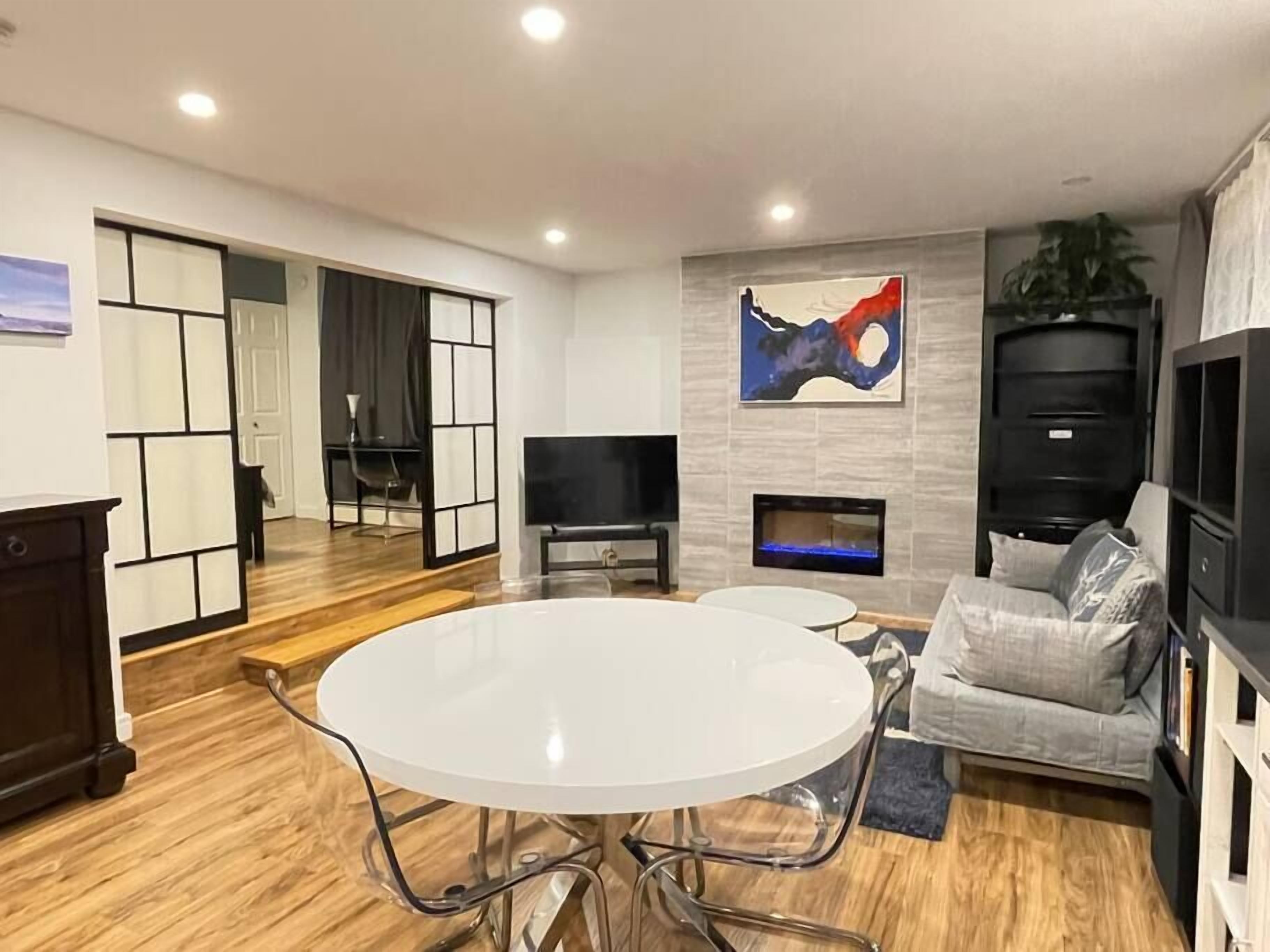 Sakura Suite Near Skytrain, SFU